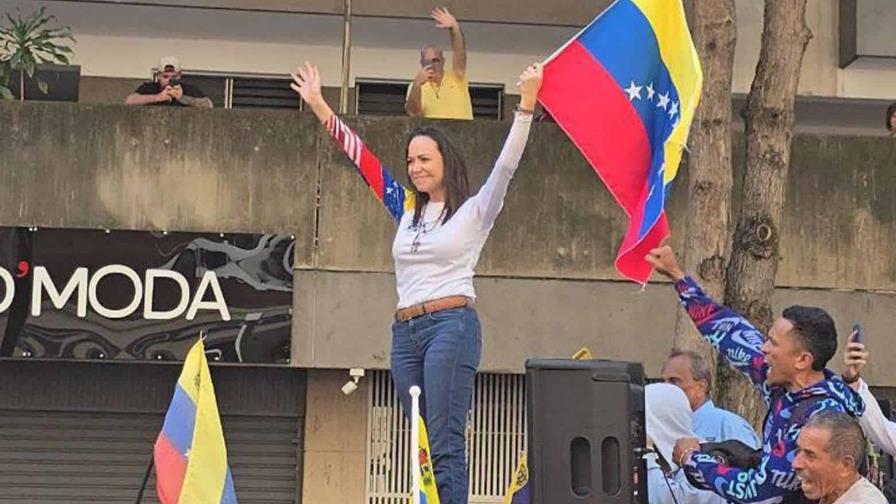 María Corina Machado reaparece en una protesta en Caracas tras 133 días de clandestinidad