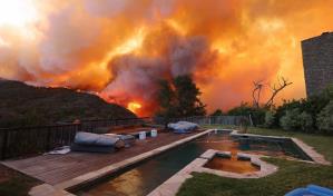 Incendio de barrio acaudalado de Los Ángeles se perfila como el más costoso de California
