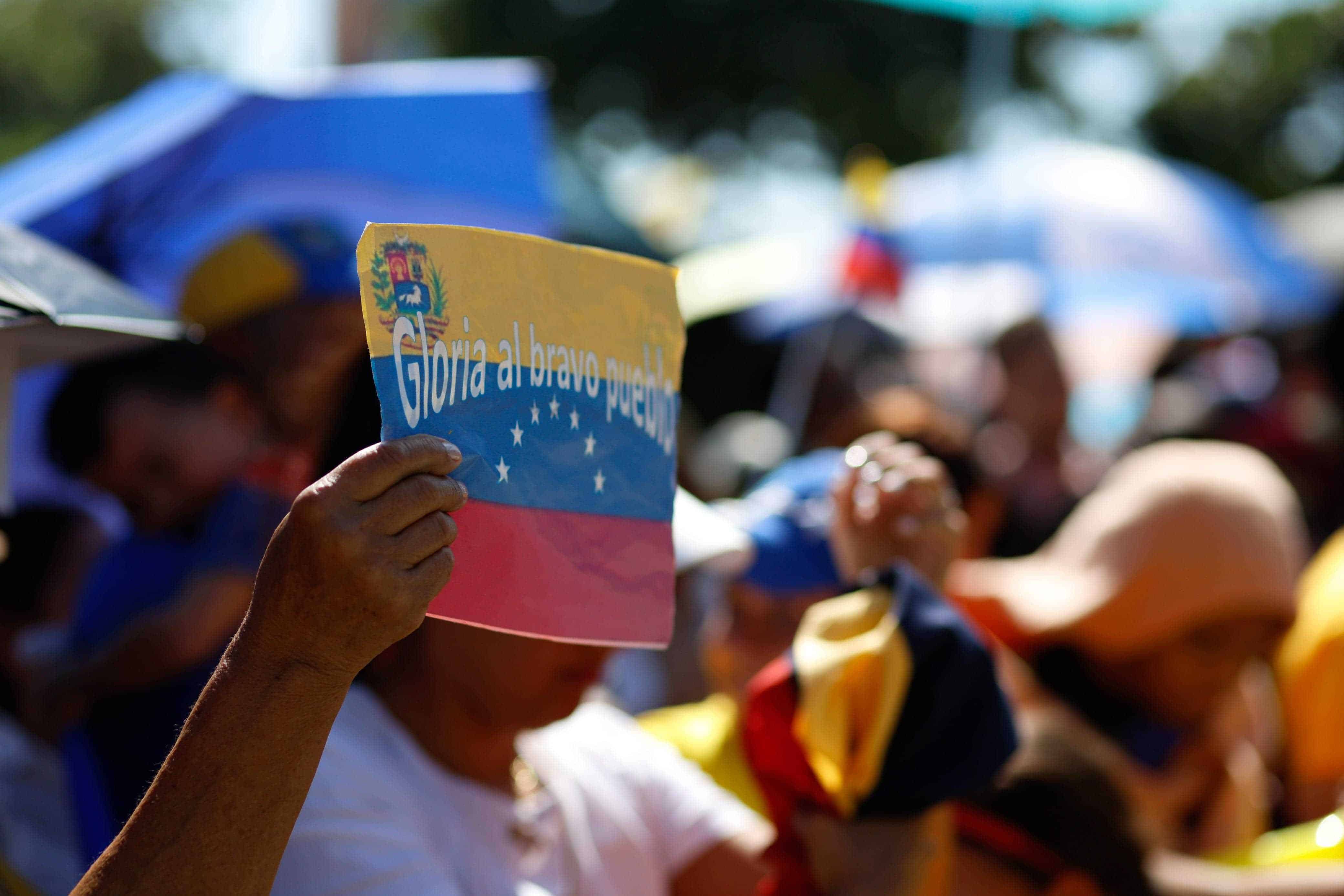 Ambiente en el Parque Eugenio María de Hostos, mientras los venezolanos claman libertad por su país.