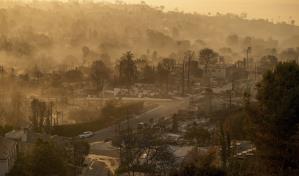 Aumenta a once el número de muertos por los incendios activos de Los Ángeles Aumenta a once el número de muertos por los incendios activos de Los Ángeles