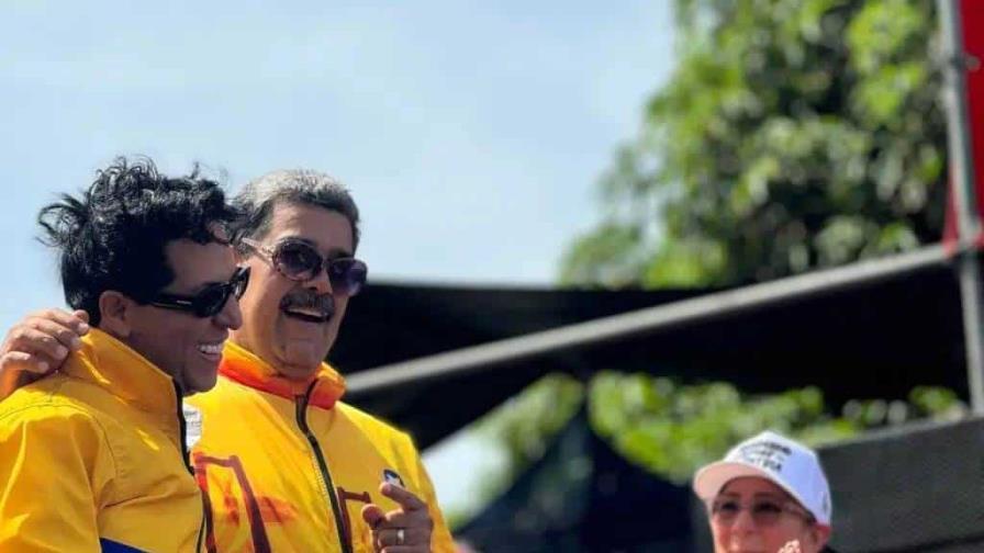 Maduro invita a Bonny Cepeda y otros artistas a grabarle una canción en el ritmo que quieran