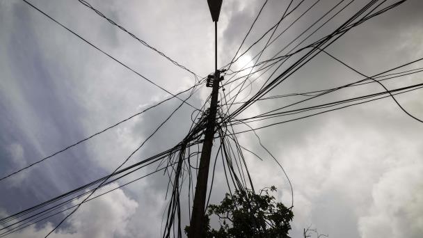 Abinader espera que finalicen los apagones y que la población se concentre en pagar la luz