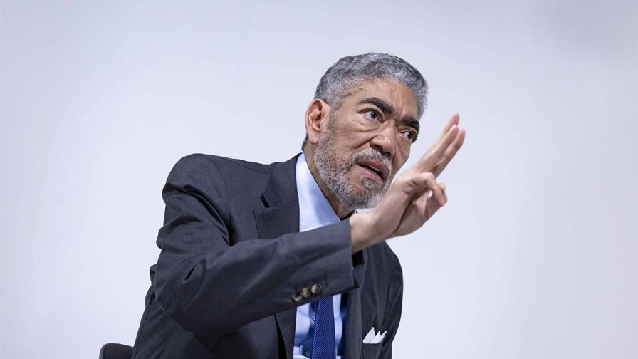 A Miguel Mejía le preocupa la "parcialidad" de Abinader con Estados Unidos A Miguel Mejía le preocupa la "parcialidad" de Abinader con Estados Unidos