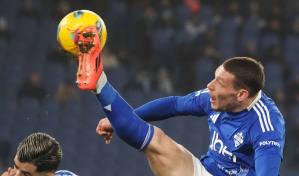 Lazio sufre expulsión y cede punto ante Como en una gélida noche de la Serie A