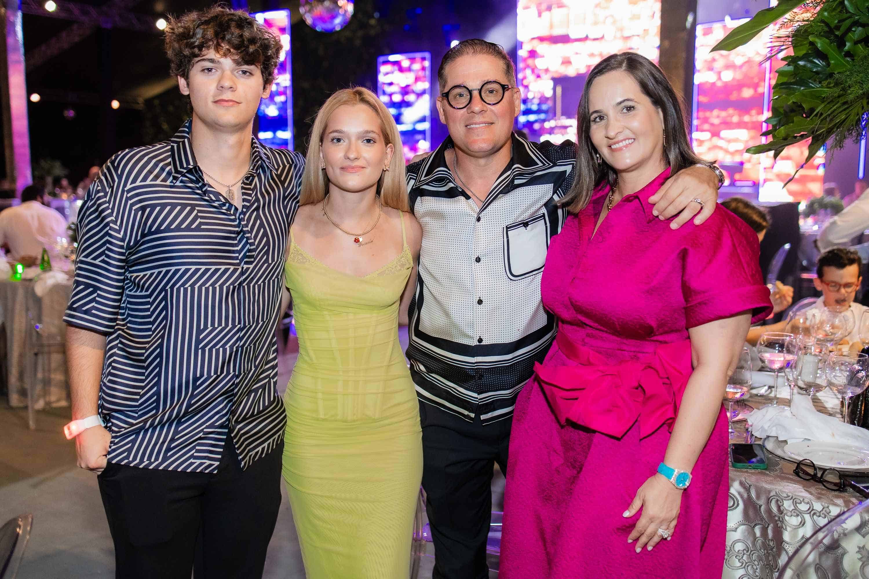 Sebastian Hernandez, Yaimi Mojena, Jose Manuel Hernndez y Fernanda Hernández.