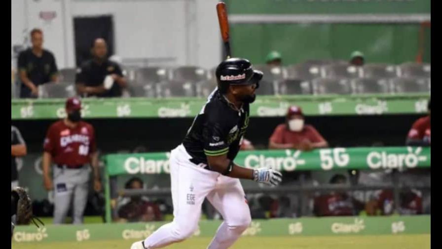 Grand Slam de Abraham Almonte permite a las Estrellas coronar inning de seis vueltas y ganar 8-6