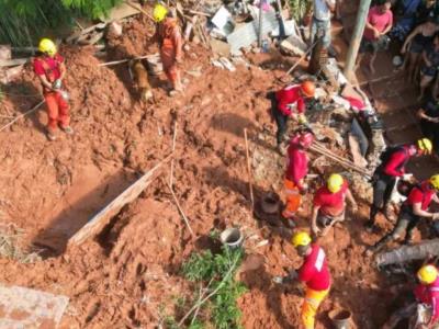 Al menos 10 muertos por deslizamientos de tierra en Brasil