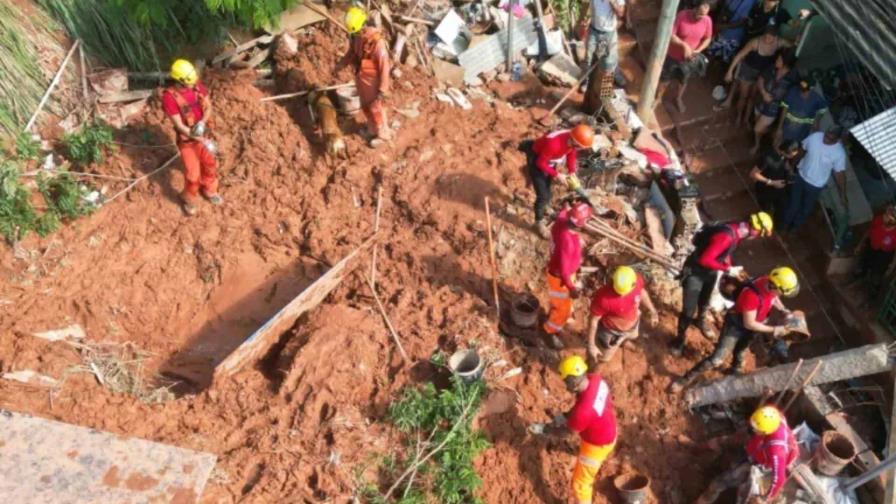 Al menos diez muertos por deslizamientos de tierra en Brasil