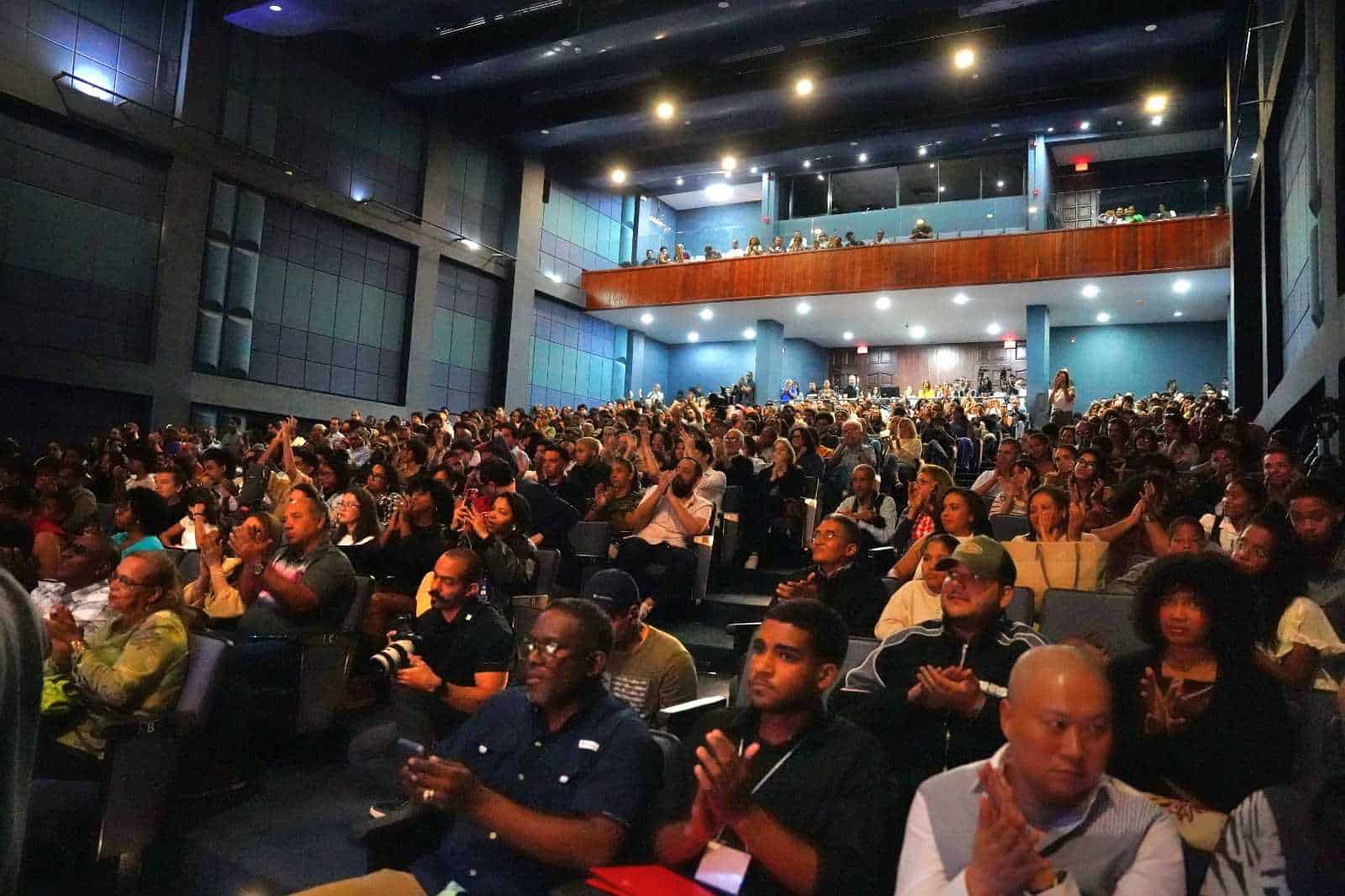 El cierre del evento se realizó en la sala Manuel Rueda.