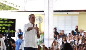 El gobierno inicia un plan de titulación en barrios del Distrito que impactará a 7,500 familias