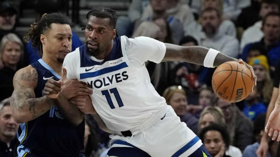 Morant anota el decisivo con 18 segundos y Grizzlies vencen 127-125 a Timberwolves