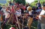 Bomberos y la Defensa Civil salvan a un hombre atrapado a 80 pies de profundidad en Santiago Bomberos y la Defensa Civil salvan a un hombre atrapado a 80 pies de profundidad en Santiago