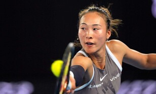 Zheng Qinwen logra otra remontada hist&oacute;rica y elimina del US Open a Iga Swiatek