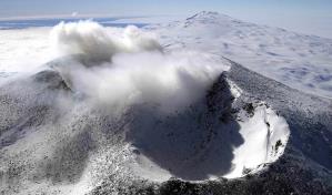 El deshielo de la Antártida puede estar activando volcanes ocultos El deshielo de la Antártida puede estar activando volcanes ocultos