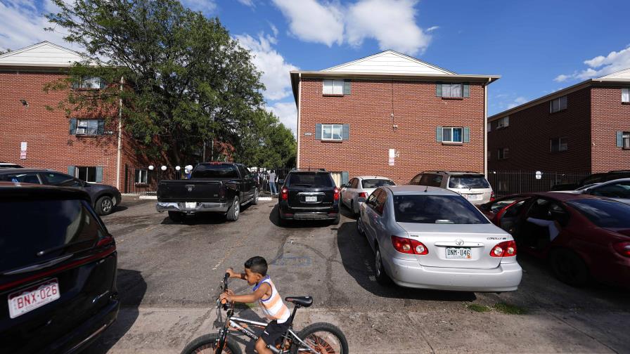 Juez ordena clausurar apartamentos en Colorado donde video mostraba a miembros de banda venezolana