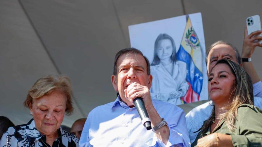 Edmundo González deja República Dominicana