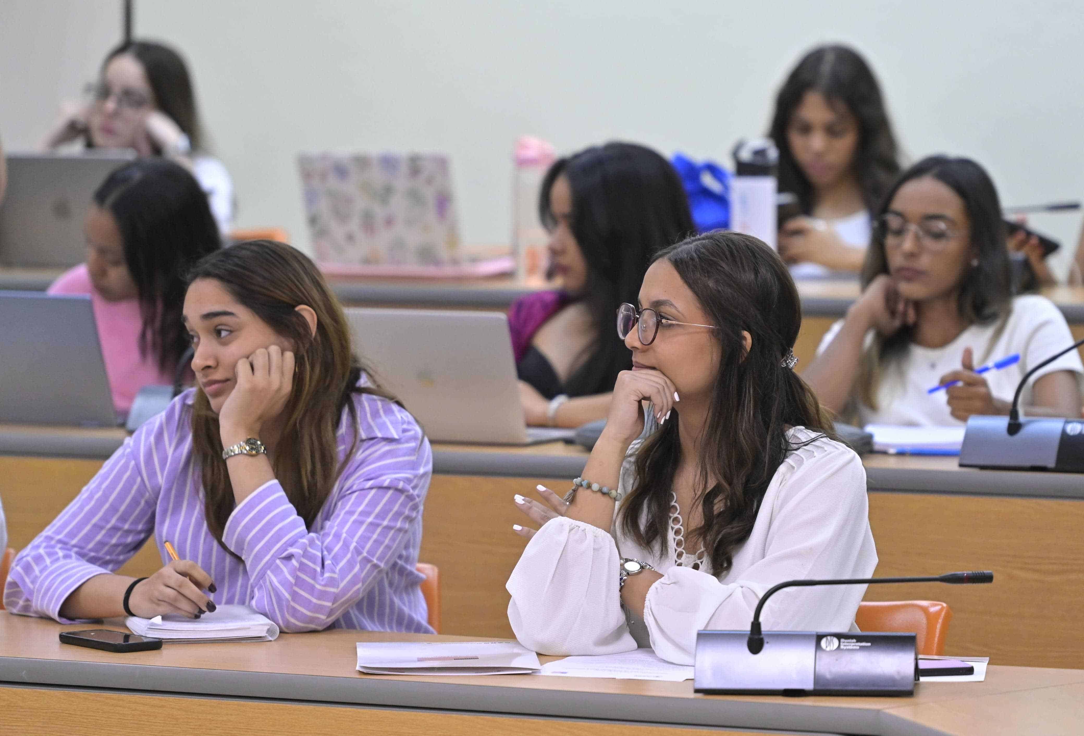 Participantes en el panel Herramientas para un periodismo ético e innovador.