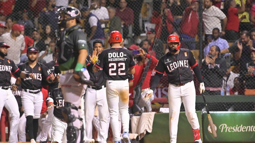 Leones descargan su poder ofensivo sobre Estrellas con triunfo 10-6, su tercero corrido