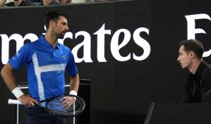 Djokovic y Murray charlan en partido en nueva zona de entrenadores del Abierto de Australia