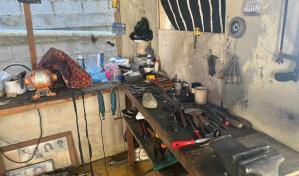 Allanan taller clandestino para la modificaci&oacute;n de armas de fuego ilegales y de fogueo en Espaillat