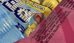 La FDA prohíbe el colorante rojo 3 en alimentos