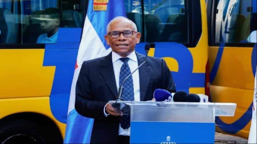 Flamante funcionario está a punto de ser declarado persona no grata por los regidores del DN Flamante funcionario está a punto de ser declarado persona no grata por los regidores del DN