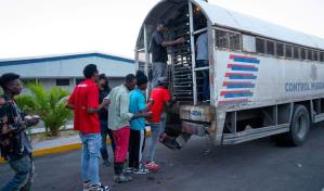 Migración repatria a 978 haitianos y detiene a más de 1,200 en condición migratoria irregular