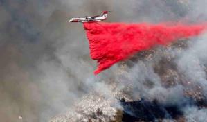 Un polvo rosa ayuda a combatir los incendios en California: ¿Cómo funciona? ¿qué es?