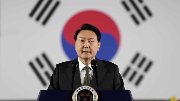 Yoon Suk-yeol encara segundo día de interrogatorio tras arresto por declaración de ley marcial