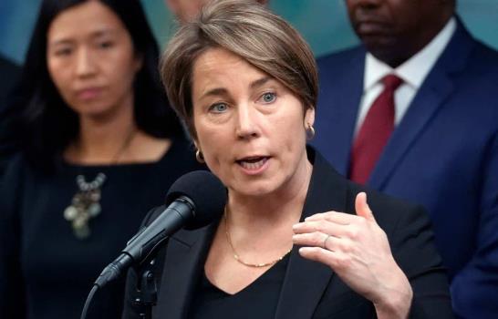 Gobernadora de Massachusetts lidera carrera para revalidar segundo mandato, seg&uacute;n encuesta