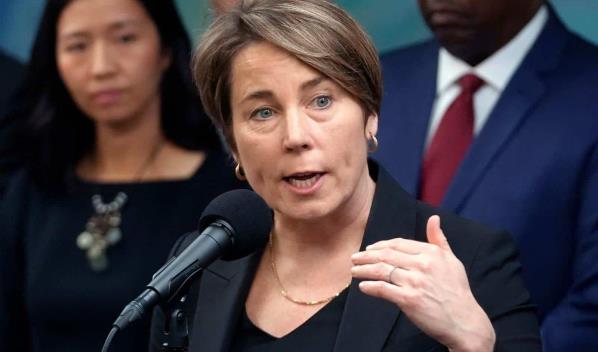 Gobernadora de Massachusetts lidera carrera para revalidar segundo mandato, seg&uacute;n encuesta