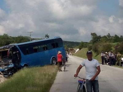 Accidente de autobús en Cuba deja dos fallecidos y siete heridos
