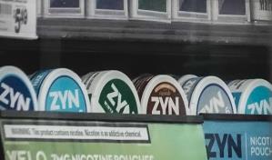 FDA aprueba venta de bolsas de nicotina citando beneficios para la salud de los fumadores