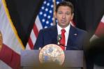 DeSantis pide poder extraordinario para transportar extranjeros fuera de EEUU, dice diario