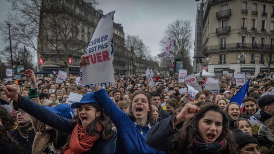 Lecciones, tareas pendientes y amenazas: la ley del aborto en Francia cumple 50 años