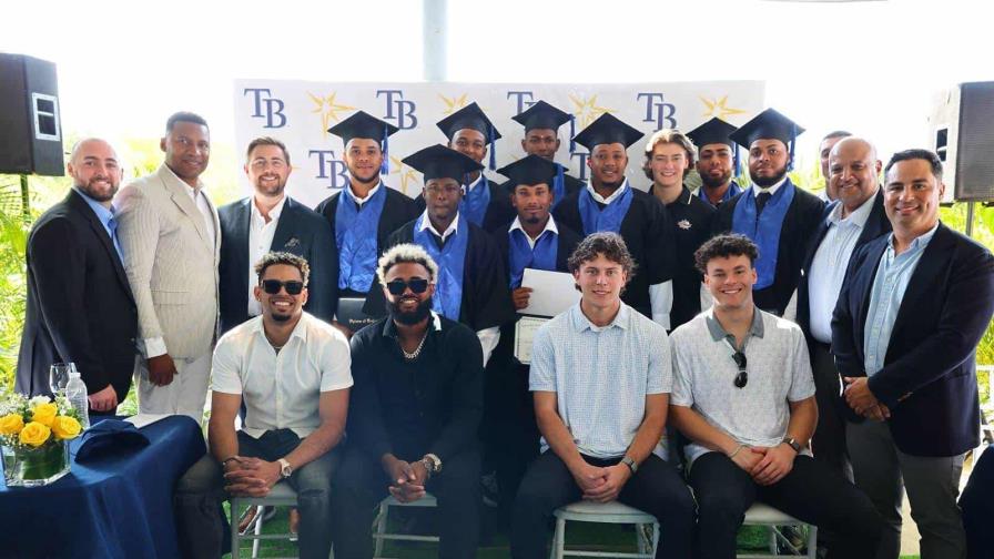 Tampa Bay Rays celebra su primera graduación de jugadores bachilleres en RD