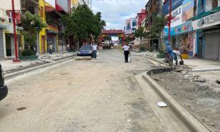 Críticas por remodelación del Barrio Chino en la avenida Duarte debido a la ampliación de la acera