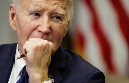 Biden anuncia libro de memorias y asegura que el tratamiento contra el c&aacute;ncer va realmente bien