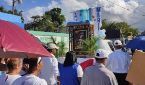 Devotos católicos ante la fe y gratitud por la Virgen de La Altagracia Devotos católicos ante la fe y gratitud por la Virgen de La Altagracia