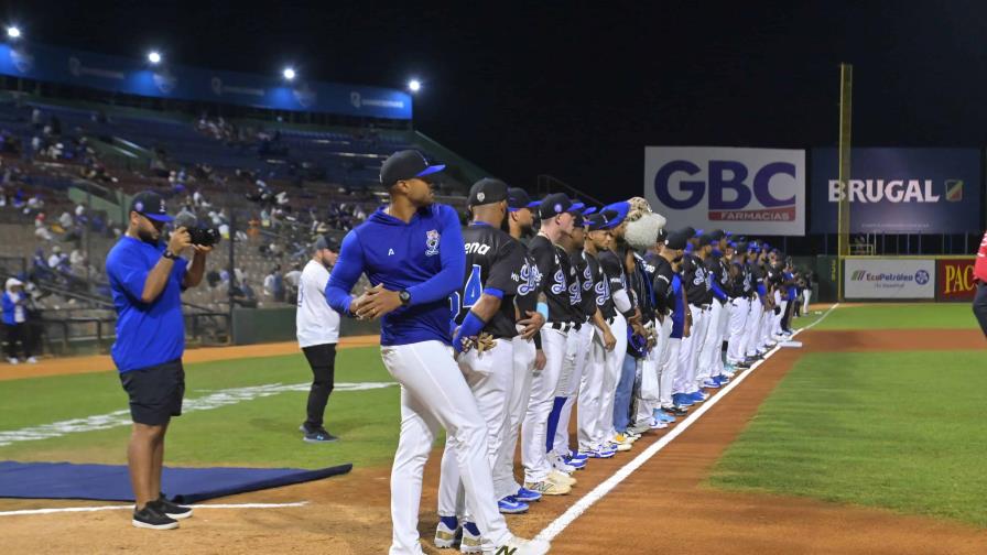 ¿Un lujo ser abonado? Los desafíos de seguir al Licey desde el estadio