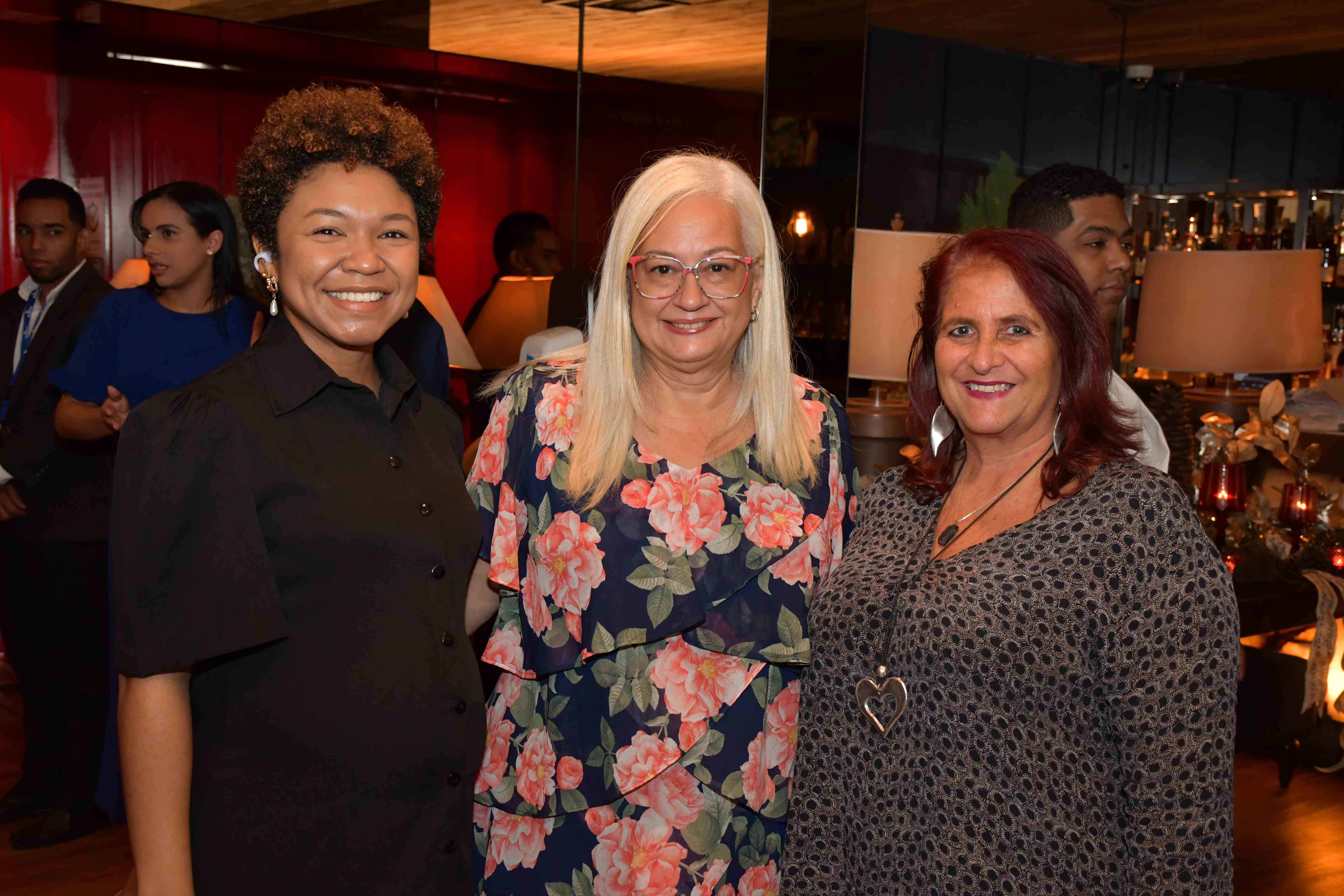 Raudens Fernández, Ana Cristina Ruiz y María Mucacchia.