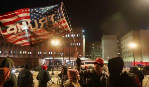 La alegría de los allegados a los asaltantes del Capitolio indultados por Trump