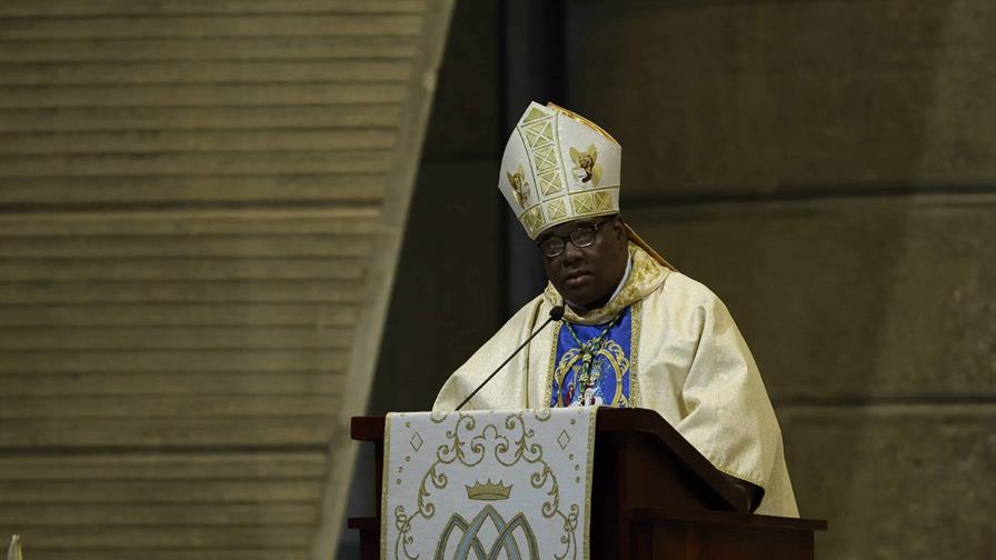 Obispo Castro Marte pide investigar "sin miedo" presunta infiltración del narcotráfico en política Obispo Castro Marte pide investigar "sin miedo" presunta infiltración del narcotráfico en política