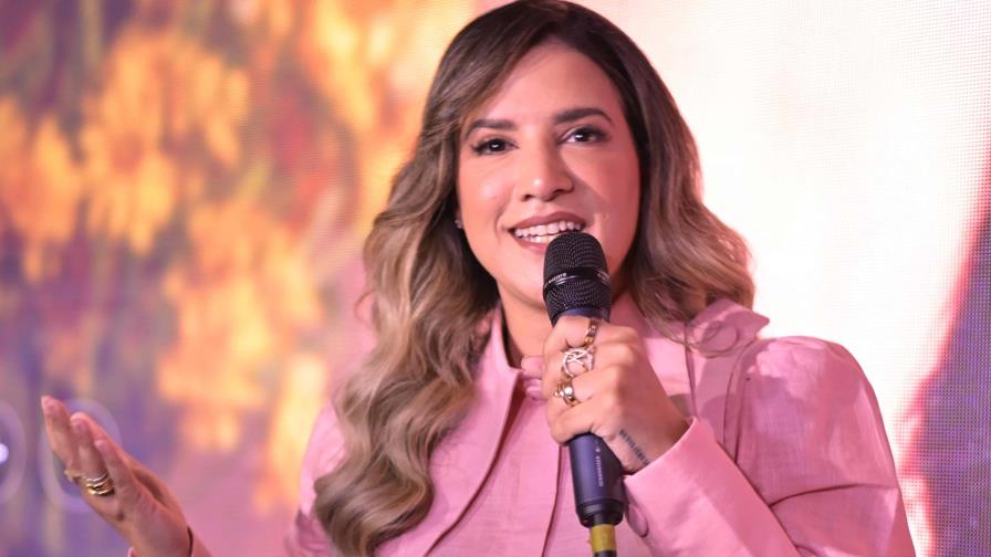 Nathalie Hazim y su nuevo merengue romántico