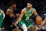 Celtics vencen 125-85 a Warriors, su derrota más abultada en casa en 40 años