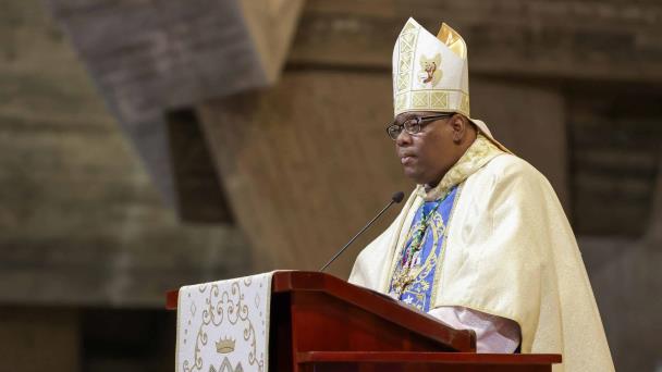 Obispo Castro Marte apoya políticas de Faride y pide “que no le tiemble la muñeca