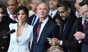 La prometida de Jeff Bezos, objeto de críticas por su lencería en la Investidura de Trump