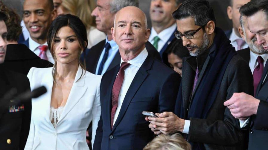 La prometida de Jeff Bezos, objeto de críticas por su lencería en la Investidura de Trump