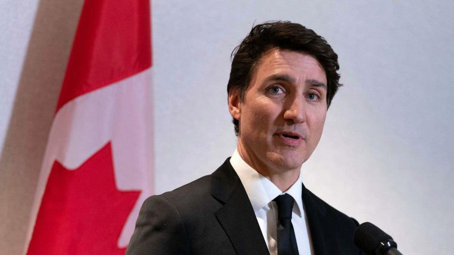 Trudeau avisa a Trump que Canadá está preparada para responder con todo a sus aranceles