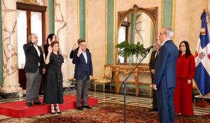 El presidente Abinader crea un consejo administrativo y financiero para la reforma policial